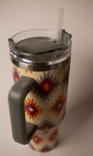 Load image into Gallery viewer, Cream &amp; Grey Aztec 40oz